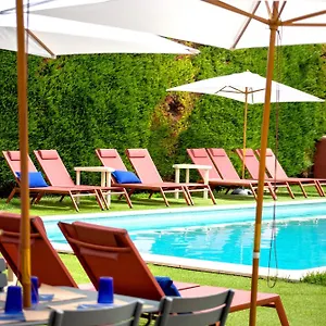 La Perna 3*, Pernes-les-Fontaines Francia