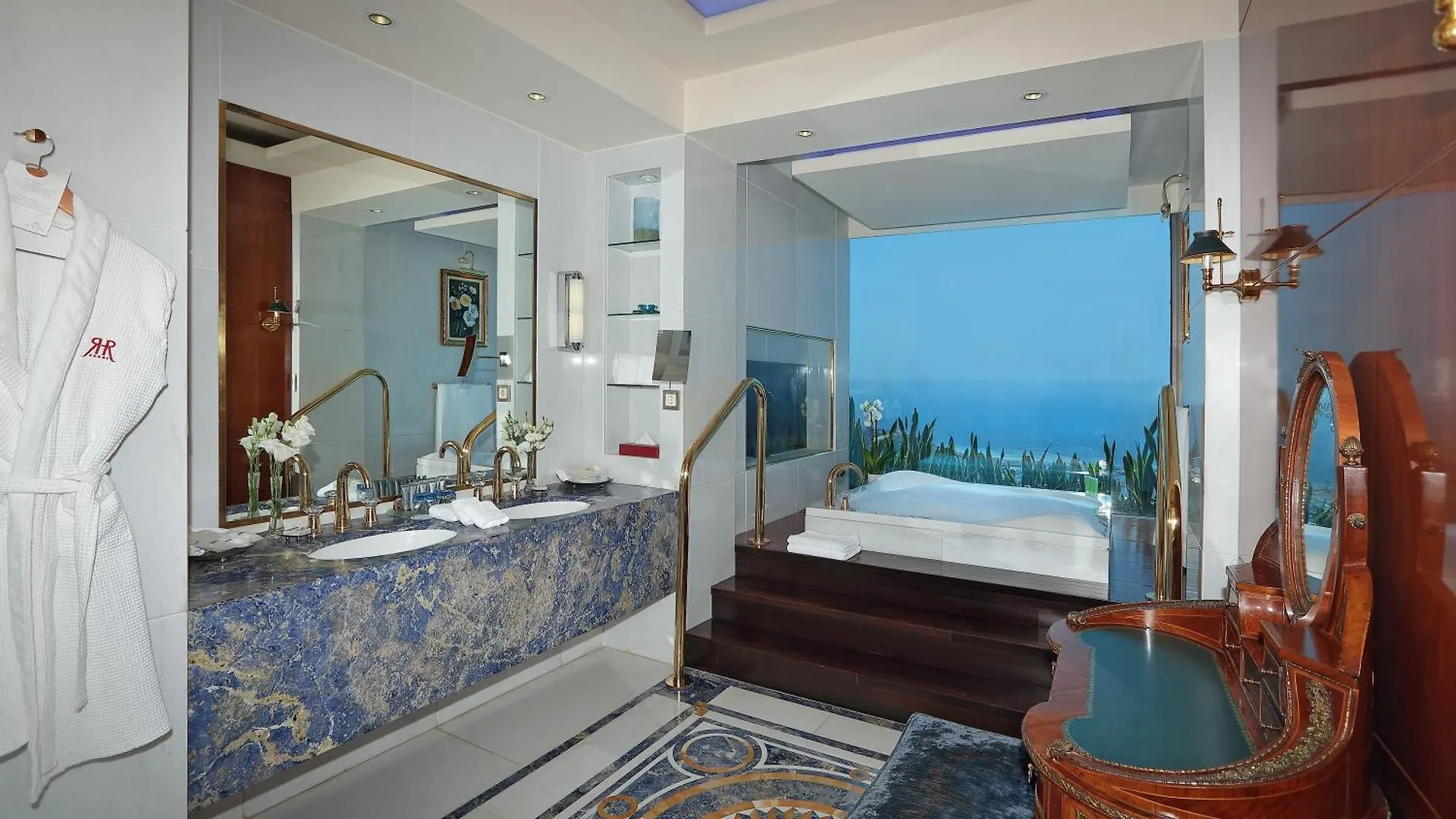 Resort Le Royal Hotel - Beirut